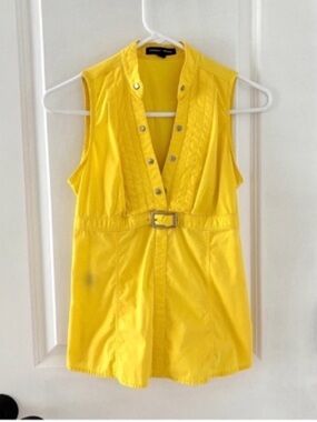 Express Vintage Early 2009s Yellow Editor Sleeveless Blouse XS